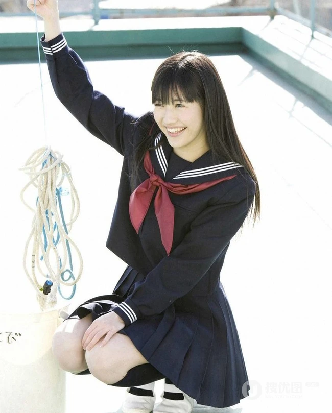 日本女生渡边麻友的校服日记