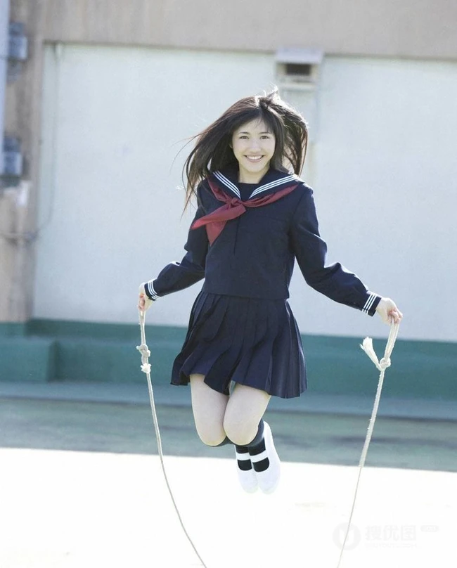 日本女生渡边麻友的校服日记