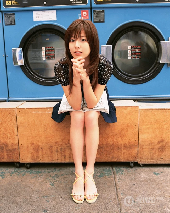 杉本有美洗衣房气质写真