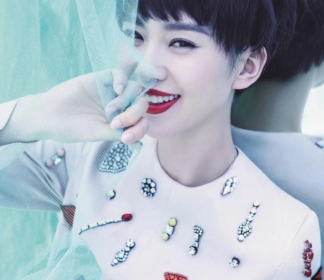 刘诗诗图片，红粉俏佳人刘诗诗唯美写真