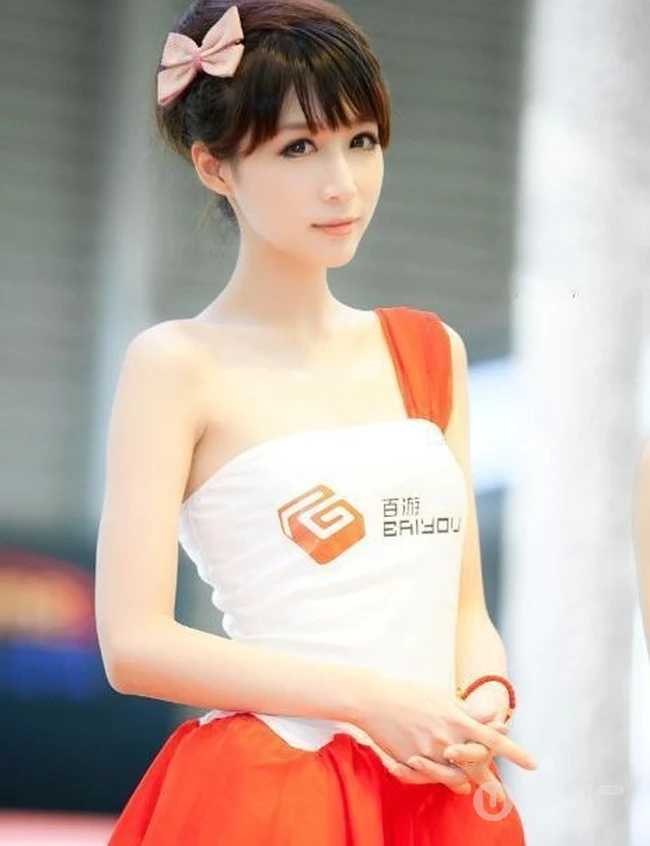 可爱女生顾平 游戏女郎顾平可爱图片