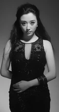 章婷婷图片 知性唯女生人纯黑白写真
