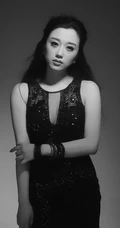 章婷婷图片 知性唯女生人纯黑白写真