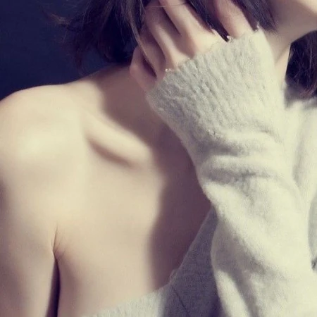勇敢女生意境图片-当无处可躲 你又何必再藏？
