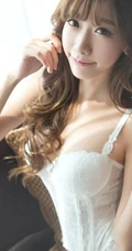 小罩杯大气质 骨感女生蕾丝家居服、袜装室内写真美图
