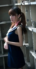 清纯学生妹-Queena废弃学校写真图片