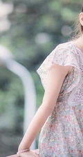 大辫子可爱妹子清新户外图片
