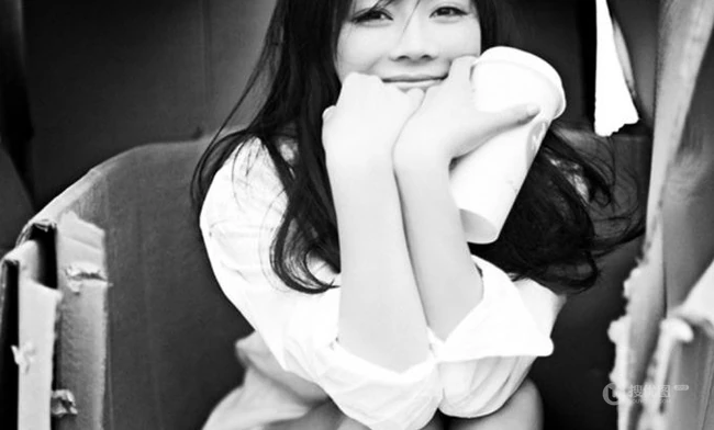 黑白魅力袁姗姗 长发唯美黑白图片