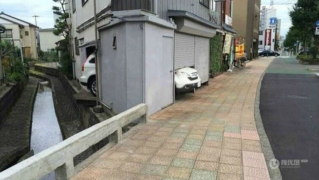 车库小的烦恼