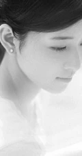 奶茶妹妹清新靓照 居家悠闲喝水美容