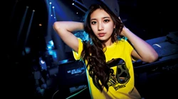 美女明星裴秀智个人电脑壁纸