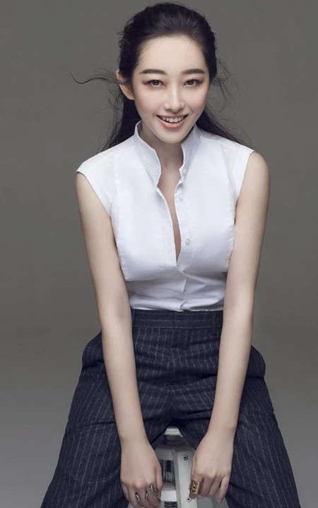纯女生星蒋梦婕图片 展时尚都市女性魅力