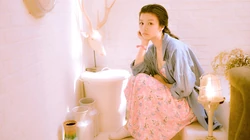 小清新美女花房唯美写真壁纸下载