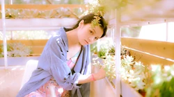 小清新美女花房唯美写真壁纸下载