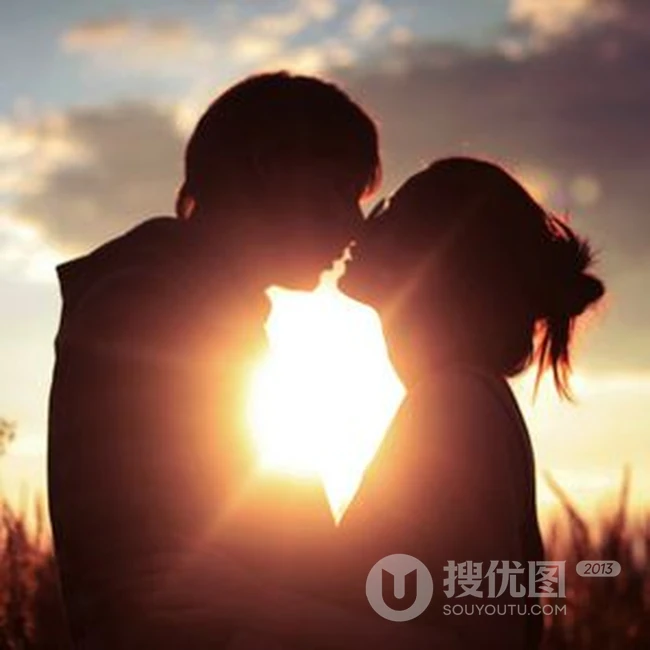 阳光下的情侣图片-温暖照耀着那些幸福的人儿