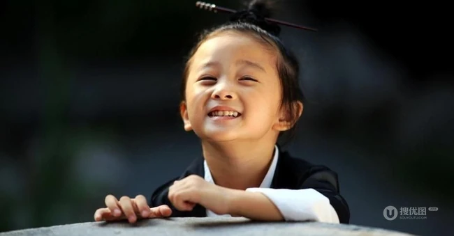 萌到翻少女 武汉"小道姑"可爱高清图片