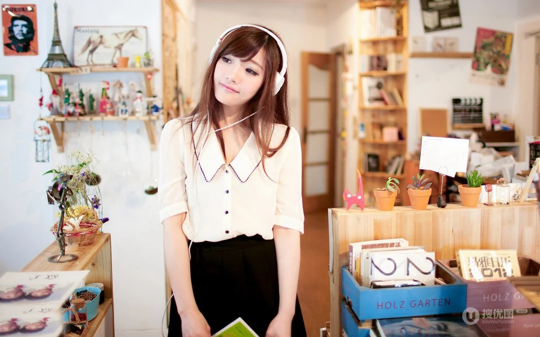 小清新书房美女壁纸
