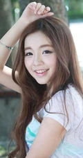 可爱少女妹子街拍高清图片 牛仔短T萌动动人