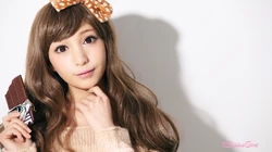 新锐美眉杂志高清美女电脑壁纸