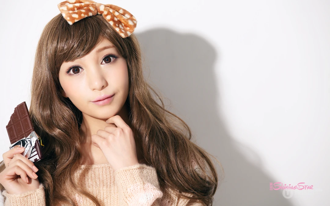 新锐美眉杂志高清美女电脑壁纸