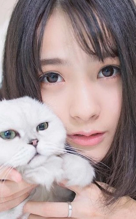 闺房中的清纯少女和猫 唯美高清图片17p