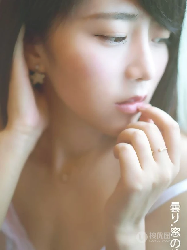 女生夏小薇纯美室内写真-甜甜的素，酷热的夏