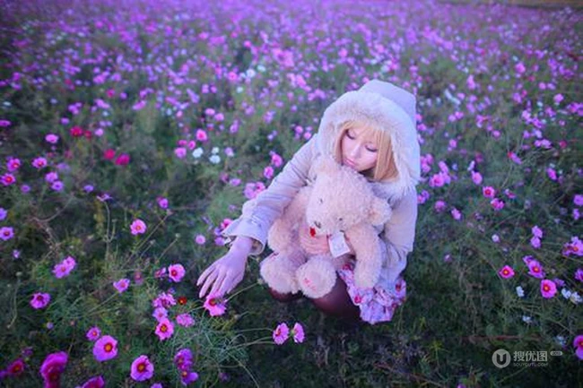 花间女孩唯美图片_享受自然与花香