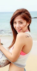 台大美模辜莞允牛仔短裤沙滩图片