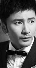 胡渣型男刘恩佑黑白写真图片