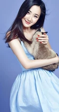 司珂华线条微露恬静动人写真