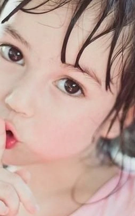 泰美混血少女妹子拉达&middot;莫兰图片