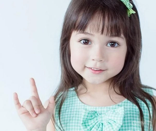 泰美混血少女妹子拉达&middot;莫兰图片