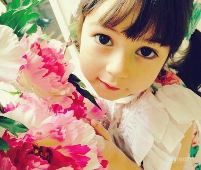 泰美混血少女妹子拉达&middot;莫兰图片