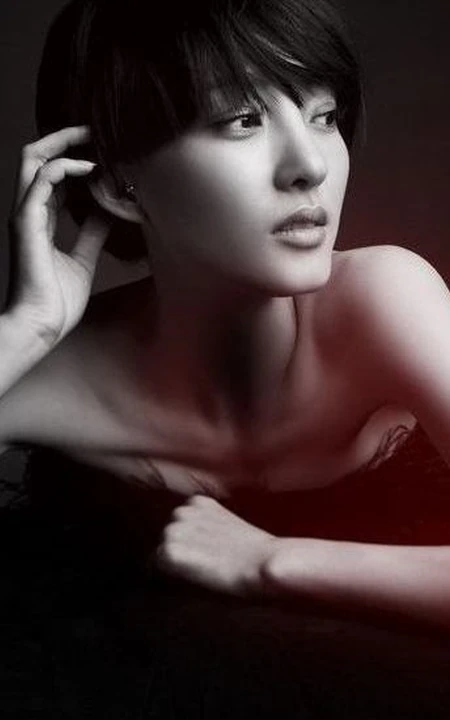 骨感美人-王丽坤迷离气质骨感写真