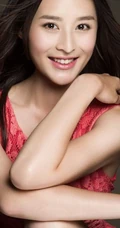 女星汤晶晶红衣可人高清写真图片