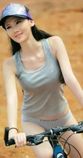 骑行天下 气质家居服妹子骑着单车户外美拍照片