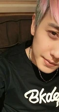 赵泳鑫肌肉图片-全新造型宣传露肌肉