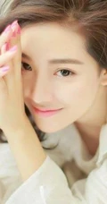 菅韧姿纯美可人白衣写真图片
