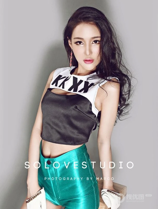 ps女王-模特郭美美高清紧身线条写真