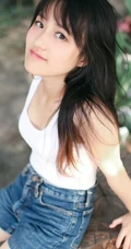 可爱森系妹子好看的短裤小背心户外写真生活照