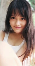 可爱森系妹子好看的短裤小背心户外写真生活照