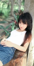 可爱森系妹子好看的短裤小背心户外写真生活照