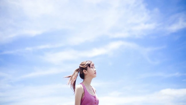 夏日清纯少女图片-夏日悠游