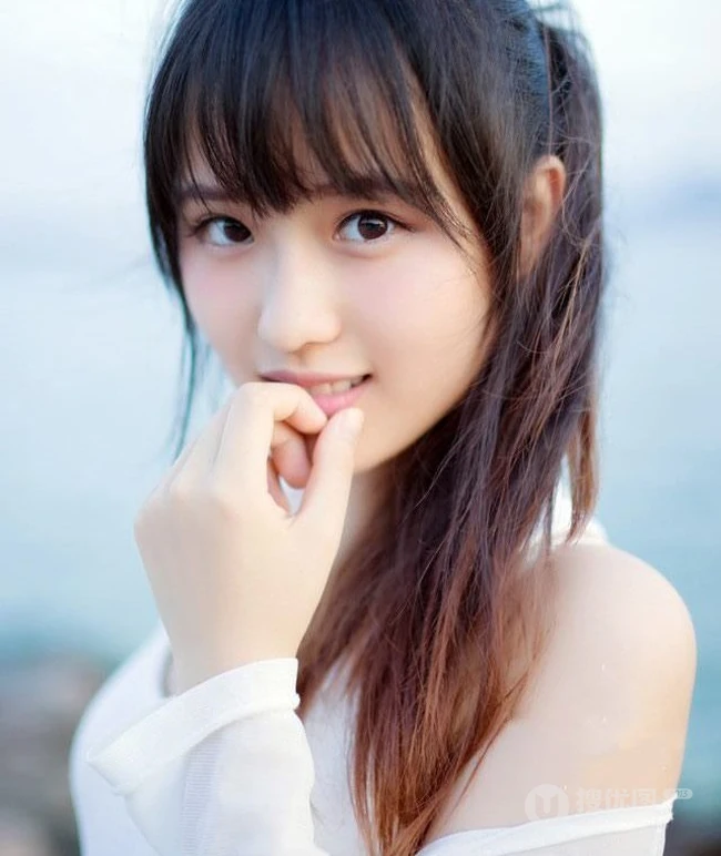 夏日清纯少女图片-夏日悠游