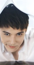 帅哥徐正曦 居家男神徐正曦阳光写真图片