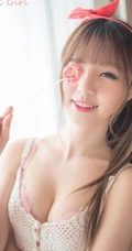 清纯女生-粉红蝴蝶结发箍女生图片