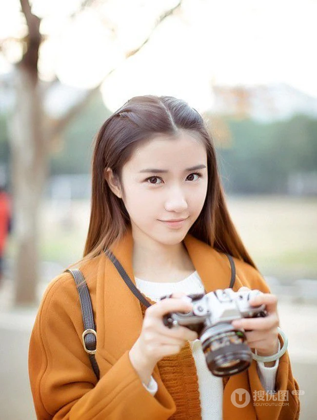长发可爱女生图片-妹子可爱纯美外拍