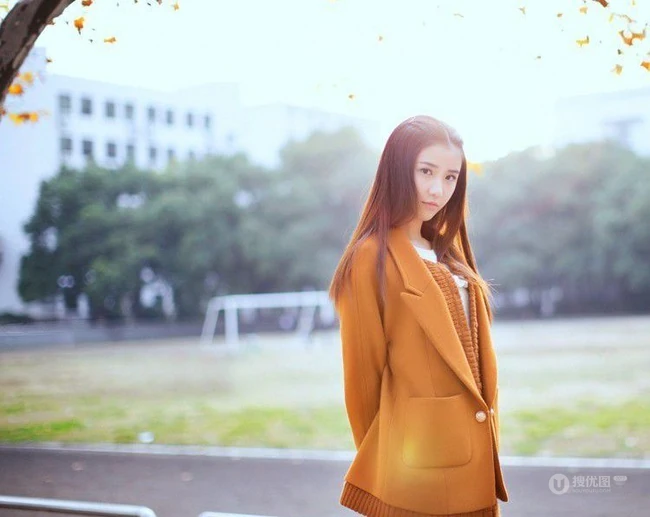 长发可爱女生图片-妹子可爱纯美外拍