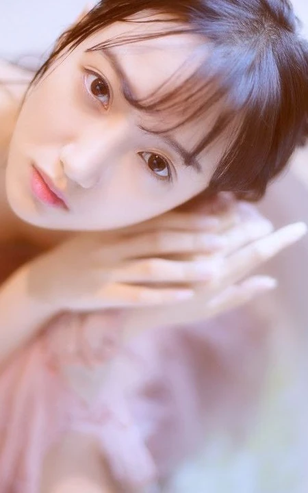 清纯唯美女生浴缸沐浴纯美图片