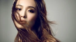 美女明星&ldquo;李曼&rdquo;纯美电脑桌面背景